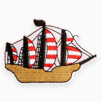 Термоаппликация Sailboat вышитая 5,1х7,3 см 1 шт. Разные цвета