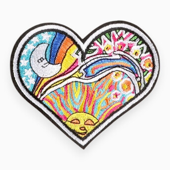 Термоаппликация Heart Day Night вышитая 7,9х9,2 см 1 шт. Разные цвета