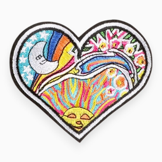 Термоаппликация Heart Day Night вышитая 7,9х9,2 см 1 шт. Разные цвета