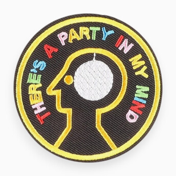 Термоаппликация There's a party in my mind вышитая 7х7 см 1 шт. Черный