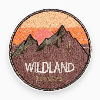 Термоаппликация Wildland вышитая 7,4х7,4 см 1 шт. Разные цвета
