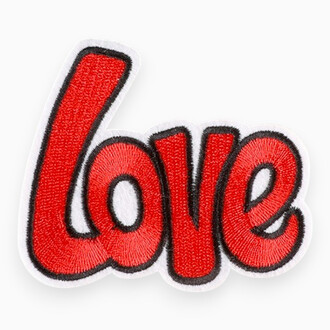 Термоаппликация love вышитая 7х8 см 1 шт. Красный
