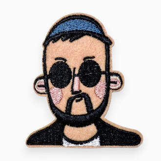 Термоаппликация Leon вышитая 7,8х6,8 см 1 шт. Разные цвета