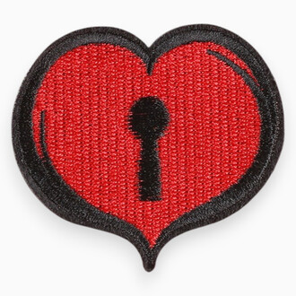 Термоаппликация Heart lock вышитая 5,7х6,1 см 1 шт. Красный