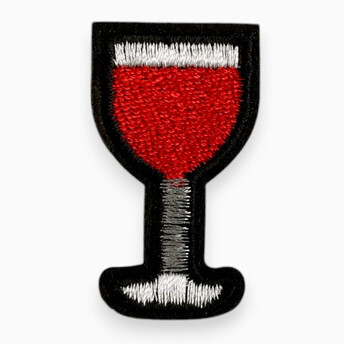 Термоаппликация Goblet вышитая 4,2х2,4 см 1 шт. Красный