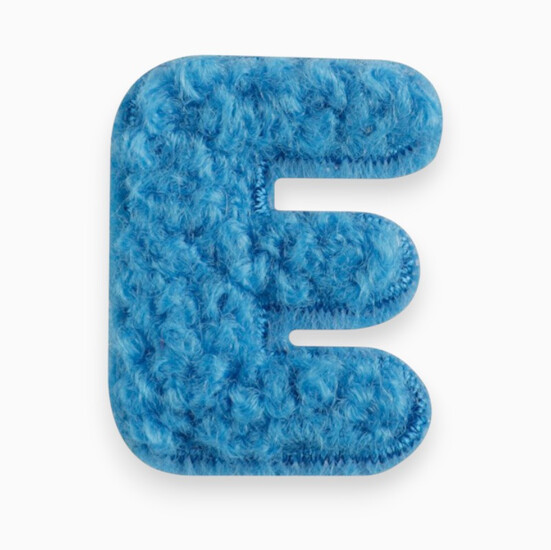 Термоаппликация буква "E" плюшевая 2,4х1,9 см 1 шт. Синий