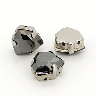 Стразы стекло К9 в цапах Треугольник 12 мм 3 шт. Гематитовый