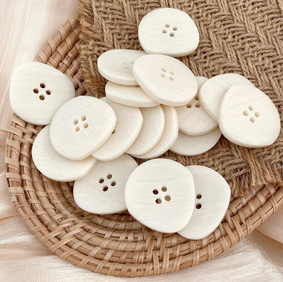 Пуговица Figured matte LuxFabric 4 отв. пластик 21х20 мм 1 шт. Айвори