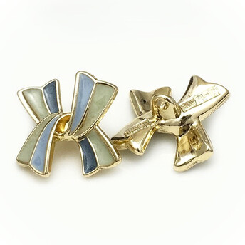 Пуговица Bow LuxFabric на ножке металл/эмаль 18х19 мм 1 шт. Голубой/зеленый