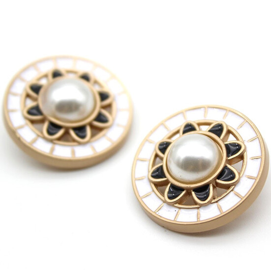 Пуговица Vintage pearl LuxFabric на ножке металл/эмаль 18 мм 1 шт. Белый
