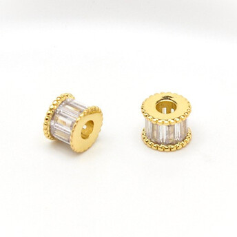 Кулон с инкрустацией цирконом медный позолота 8х6 мм Ø 2,8 мм 1 шт. Золото