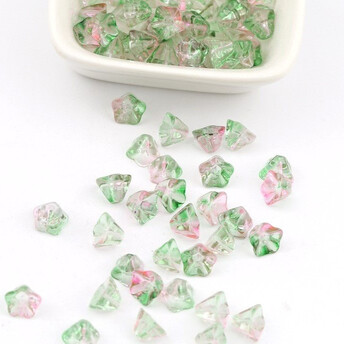 Бусины пластиковые в форме цветка 8х6 мм 10 шт. Зелено-розовый