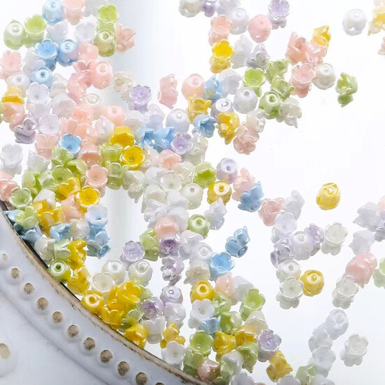 Бусины пластиковые в форме цветка 4х2,3 мм 20 шт. Разные цвета