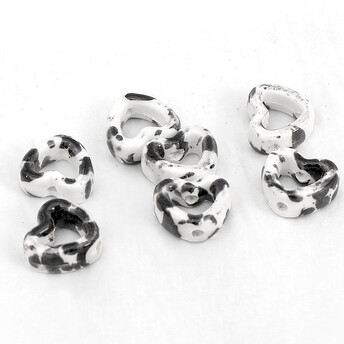 Бусина Сердце разделитель керамическая 14,5х13 мм 1 шт. Белый с черным