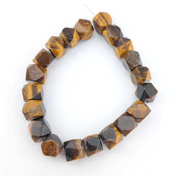 Тигровый глаз бусины многоугольные из камня огранка 10х10 мм ±20 см 20 шт.