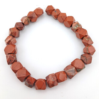 Яшма Кровавик бусины многоугольные из камня огранка 9х9 мм ±20 см 25 шт.