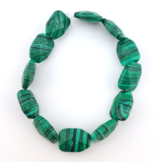 Малахит (имит) бусины плоские из камня огранка 12х17х6 мм ±20 см 12 шт.