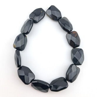 Агат черный бусины плоские из камня огранка 12х17х6 мм ±20 см 12 шт.