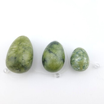 Тренажер для вумбилдинга яйця Венеры из Нефрита в коробке 7,5х3,5 см 3 шт.