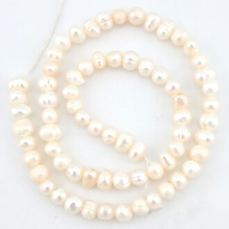 Жемчужины Ovalé Ivory Pearl 4-5 мм ±33 см 67шт. Кремовый
