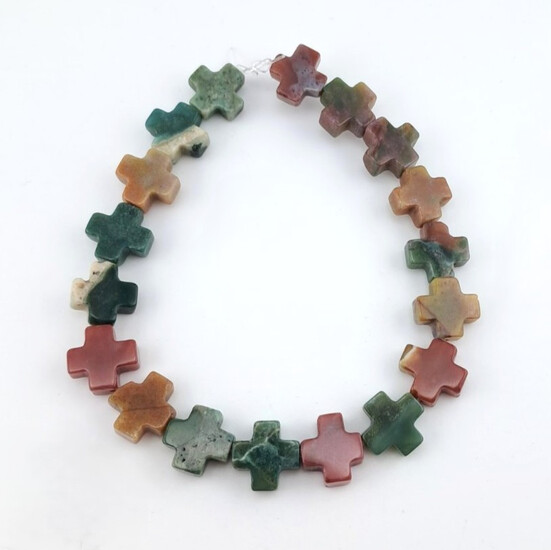 Яшма зеленая бусины Крест из камня 13х13х5 мм +-24 см 18 шт.