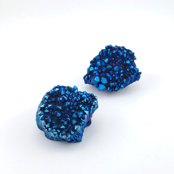 Титановая аура-друза аметиста сувенирный камень 50-75 г 1 шт.