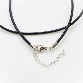 Шнурок на шею кожаный 2 мм 45 см Черный