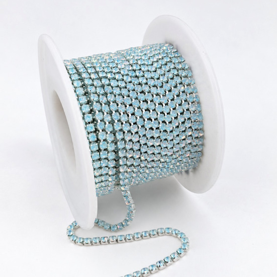 Стразовий ланцюг ss6 (2 мм) 1 м Blue Opal АВ Silver